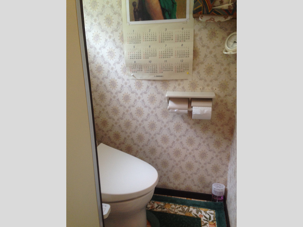 トイレ 壁紙 張替え 費用 195472トイレ 壁紙 張り替え 費用